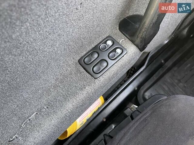 Черный ВАЗ 2111, объемом двигателя 1.6 л и пробегом 258 тыс. км за 1500 $, фото 5 на Automoto.ua