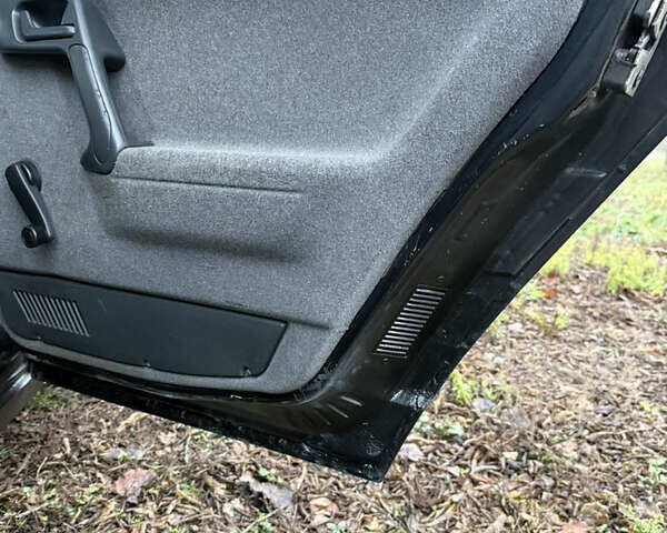 Черный ВАЗ 2111, объемом двигателя 1.6 л и пробегом 180 тыс. км за 2000 $, фото 3 на Automoto.ua