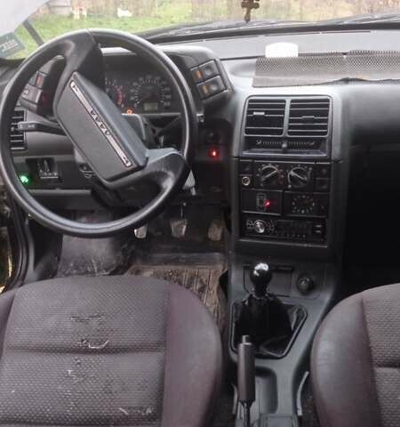 Черный ВАЗ 2111, объемом двигателя 1.6 л и пробегом 357 тыс. км за 1350 $, фото 7 на Automoto.ua