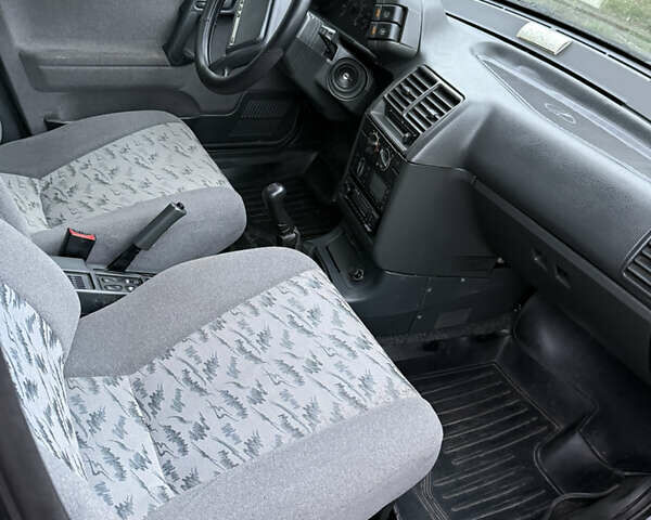 Черный ВАЗ 2111, объемом двигателя 1.6 л и пробегом 180 тыс. км за 2000 $, фото 8 на Automoto.ua