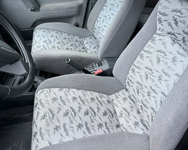 Черный ВАЗ 2111, объемом двигателя 1.6 л и пробегом 180 тыс. км за 2000 $, фото 14 на Automoto.ua