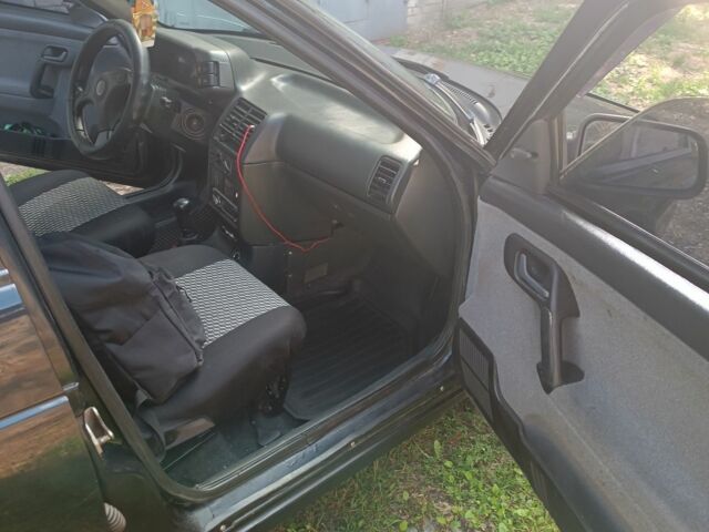 Черный ВАЗ 2111, объемом двигателя 1.6 л и пробегом 206 тыс. км за 1700 $, фото 6 на Automoto.ua