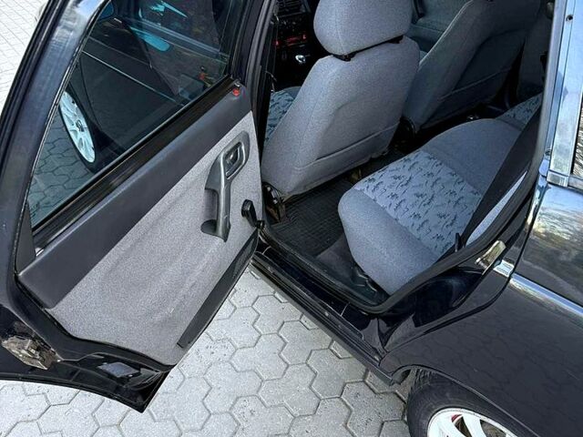 Черный ВАЗ 2111, объемом двигателя 1.6 л и пробегом 184 тыс. км за 3000 $, фото 9 на Automoto.ua