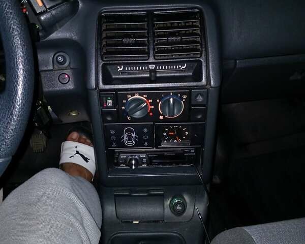 Черный ВАЗ 2111, объемом двигателя 1.6 л и пробегом 151 тыс. км за 2300 $, фото 22 на Automoto.ua