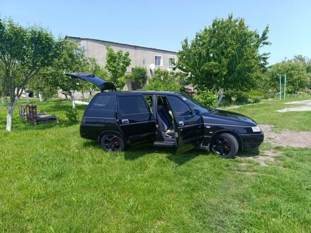 Черный ВАЗ 2111, объемом двигателя 0 л и пробегом 245 тыс. км за 2700 $, фото 1 на Automoto.ua
