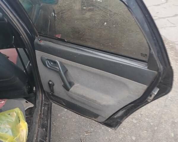 Черный ВАЗ 2111, объемом двигателя 1.6 л и пробегом 406 тыс. км за 850 $, фото 6 на Automoto.ua