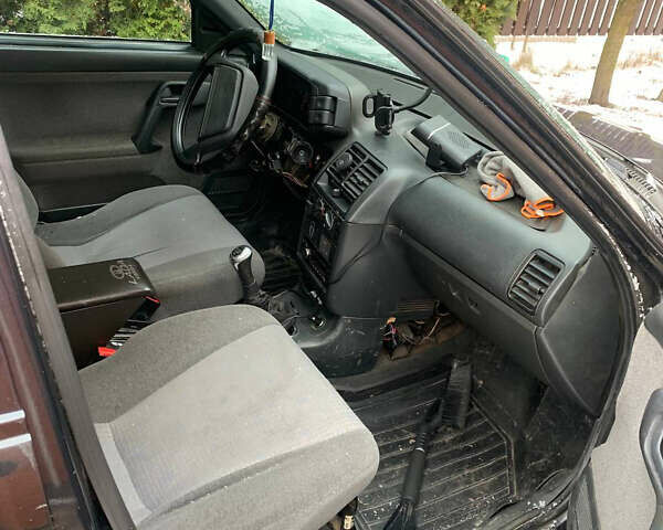 Черный ВАЗ 2111, объемом двигателя 1.6 л и пробегом 218 тыс. км за 2000 $, фото 5 на Automoto.ua