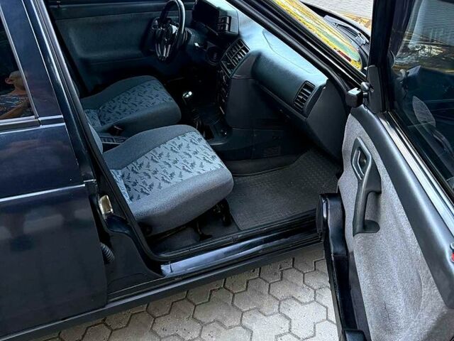 Черный ВАЗ 2111, объемом двигателя 1.6 л и пробегом 184 тыс. км за 3000 $, фото 7 на Automoto.ua