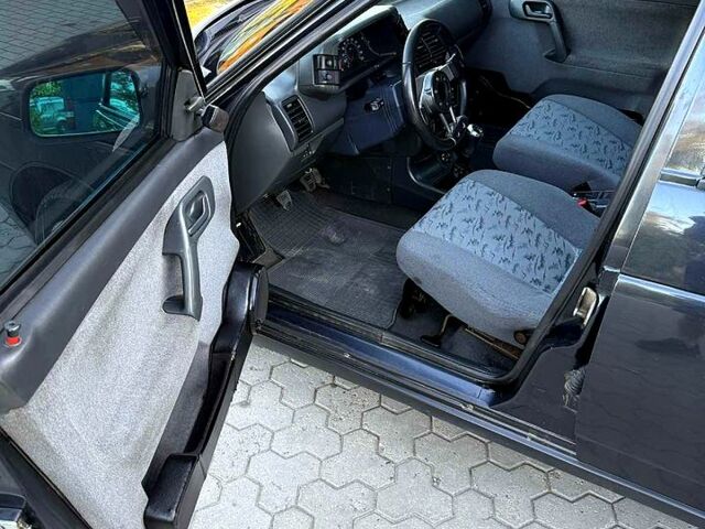 Черный ВАЗ 2111, объемом двигателя 1.6 л и пробегом 184 тыс. км за 3000 $, фото 6 на Automoto.ua