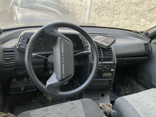 Черный ВАЗ 2111, объемом двигателя 1.6 л и пробегом 200 тыс. км за 500 $, фото 2 на Automoto.ua