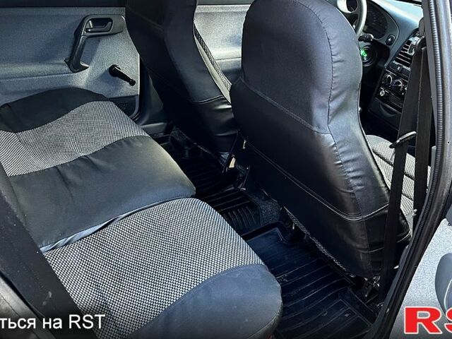 Черный ВАЗ 2111, объемом двигателя 1.6 л и пробегом 180 тыс. км за 1750 $, фото 5 на Automoto.ua