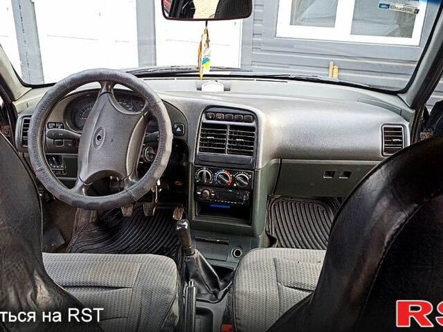 Черный ВАЗ 2111, объемом двигателя 1.6 л и пробегом 154 тыс. км за 1800 $, фото 7 на Automoto.ua