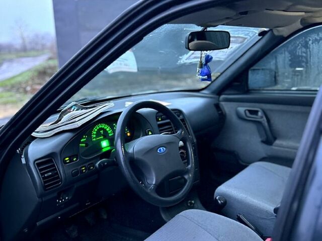 Чорний ВАЗ 2111, об'ємом двигуна 1.6 л та пробігом 195 тис. км за 2300 $, фото 4 на Automoto.ua