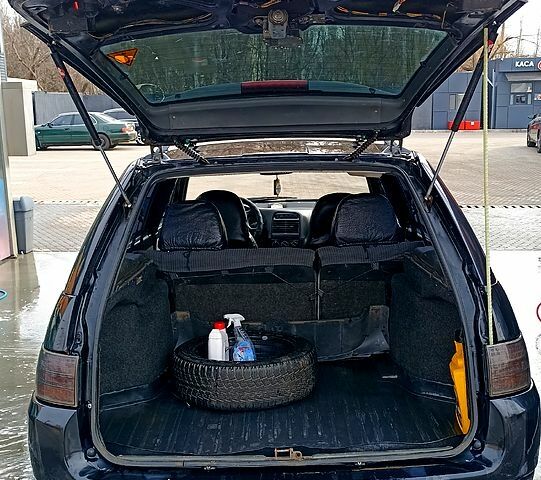 Черный ВАЗ 2111, объемом двигателя 1.6 л и пробегом 154 тыс. км за 1800 $, фото 4 на Automoto.ua