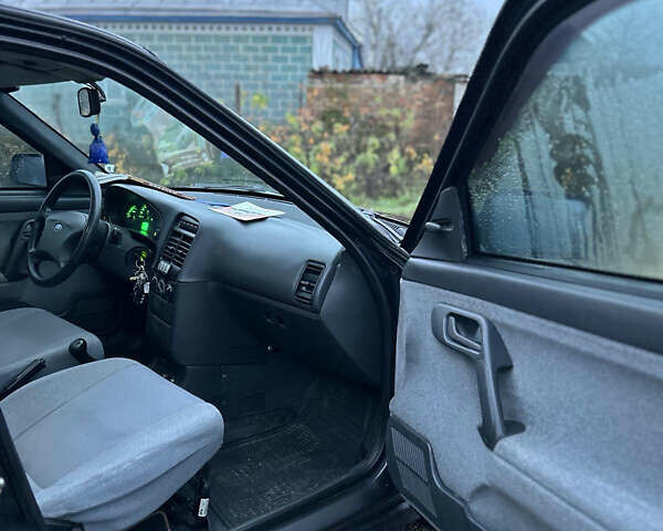 Чорний ВАЗ 2111, об'ємом двигуна 1.6 л та пробігом 195 тис. км за 2400 $, фото 4 на Automoto.ua