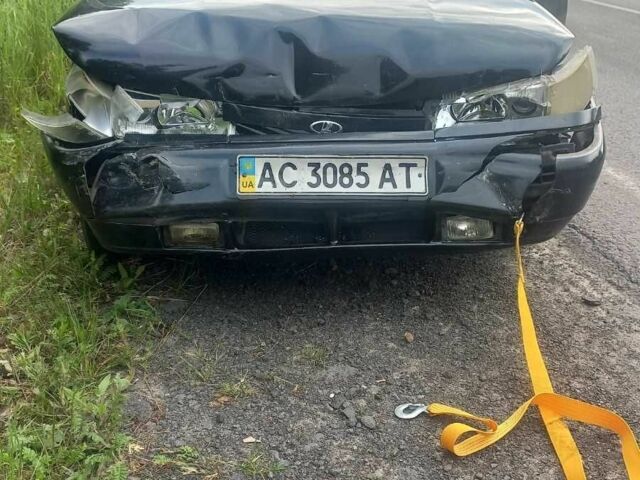 Черный ВАЗ 2111, объемом двигателя 1.6 л и пробегом 60 тыс. км за 1200 $, фото 9 на Automoto.ua