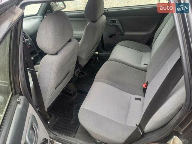 Чорний ВАЗ 2111, об'ємом двигуна 1.6 л та пробігом 132 тис. км за 2950 $, фото 12 на Automoto.ua