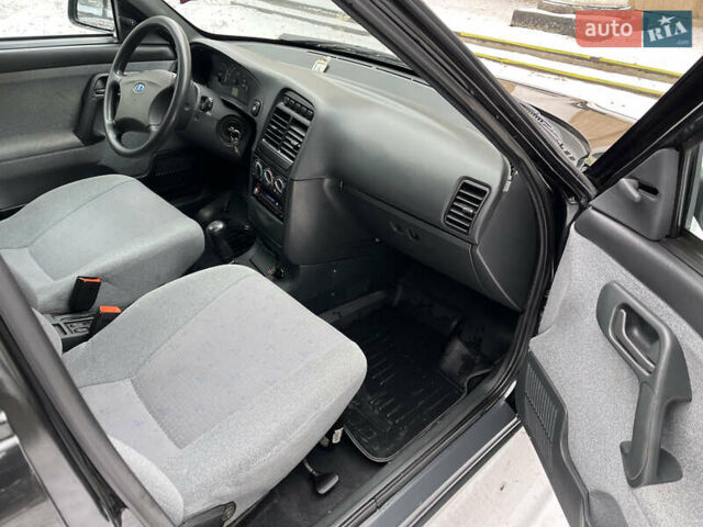 Черный ВАЗ 2111, объемом двигателя 1.6 л и пробегом 41 тыс. км за 3799 $, фото 9 на Automoto.ua