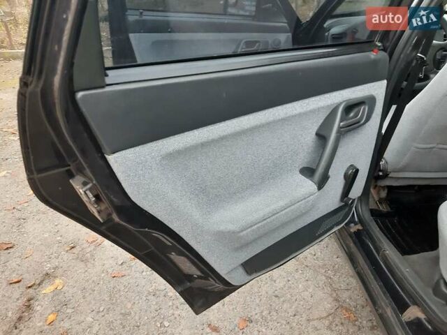 Черный ВАЗ 2111, объемом двигателя 1.6 л и пробегом 160 тыс. км за 2799 $, фото 20 на Automoto.ua