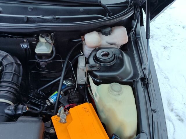 Черный ВАЗ 2111, объемом двигателя 1.6 л и пробегом 170 тыс. км за 2800 $, фото 15 на Automoto.ua