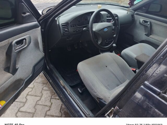 Черный ВАЗ 2111, объемом двигателя 1.6 л и пробегом 175 тыс. км за 1500 $, фото 4 на Automoto.ua