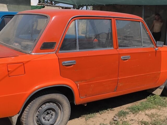 Красный ВАЗ 2111, объемом двигателя 1 л и пробегом 23 тыс. км за 672 $, фото 5 на Automoto.ua