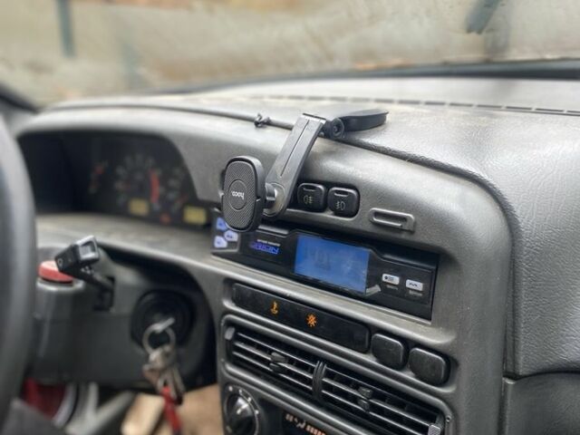 Красный ВАЗ 2111, объемом двигателя 1.5 л и пробегом 186 тыс. км за 600 $, фото 5 на Automoto.ua