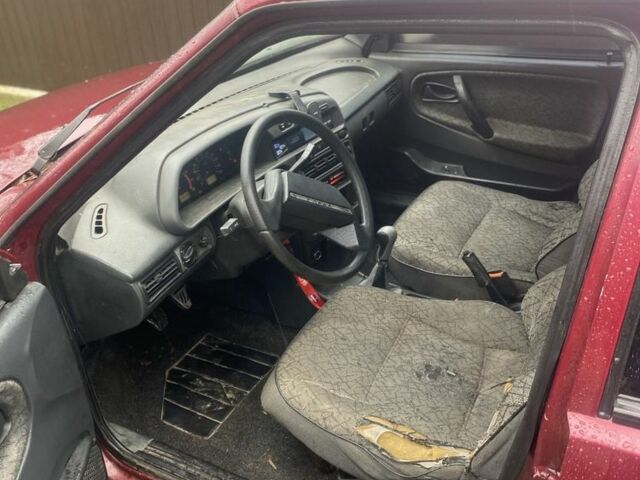 Красный ВАЗ 2111, объемом двигателя 1.5 л и пробегом 186 тыс. км за 600 $, фото 6 на Automoto.ua