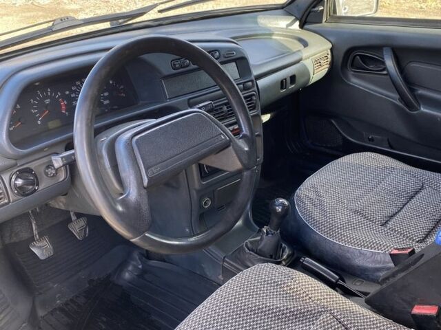 Красный ВАЗ 2111, объемом двигателя 1.6 л и пробегом 256 тыс. км за 1850 $, фото 10 на Automoto.ua