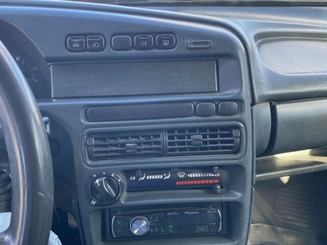 Красный ВАЗ 2111, объемом двигателя 1.6 л и пробегом 256 тыс. км за 1850 $, фото 11 на Automoto.ua