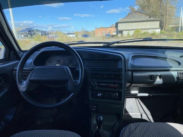 Красный ВАЗ 2111, объемом двигателя 1.6 л и пробегом 256 тыс. км за 1850 $, фото 13 на Automoto.ua