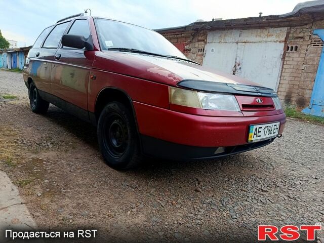 Красный ВАЗ 2111, объемом двигателя 1.5 л и пробегом 180 тыс. км за 1650 $, фото 1 на Automoto.ua