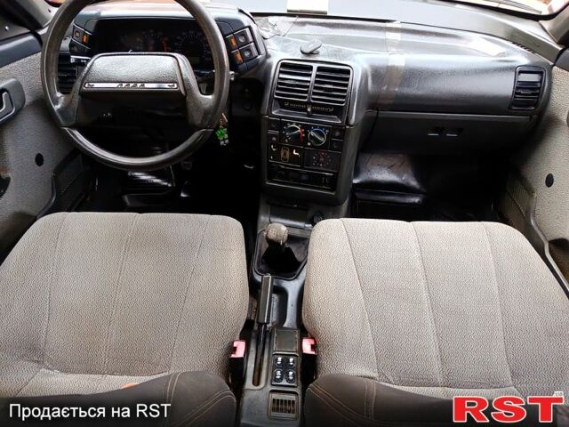 Красный ВАЗ 2111, объемом двигателя 1.5 л и пробегом 180 тыс. км за 1650 $, фото 6 на Automoto.ua