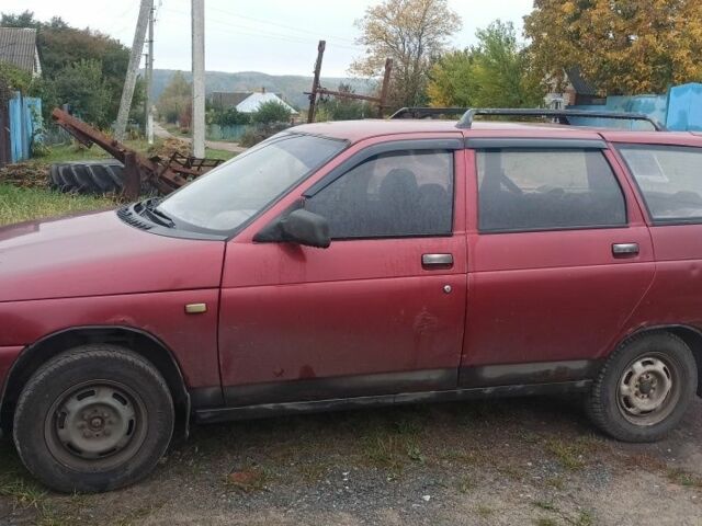 Красный ВАЗ 2111, объемом двигателя 1.5 л и пробегом 344 тыс. км за 1300 $, фото 2 на Automoto.ua