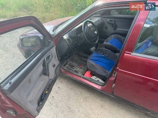 Красный ВАЗ 2111, объемом двигателя 0 л и пробегом 217 тыс. км за 1700 $, фото 4 на Automoto.ua