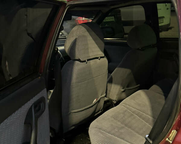 Красный ВАЗ 2111, объемом двигателя 1.5 л и пробегом 192 тыс. км за 1350 $, фото 14 на Automoto.ua