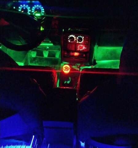 Красный ВАЗ 2111, объемом двигателя 1.5 л и пробегом 255 тыс. км за 2400 $, фото 5 на Automoto.ua