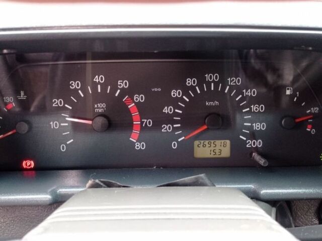 Красный ВАЗ 2111, объемом двигателя 1.6 л и пробегом 270 тыс. км за 2200 $, фото 7 на Automoto.ua