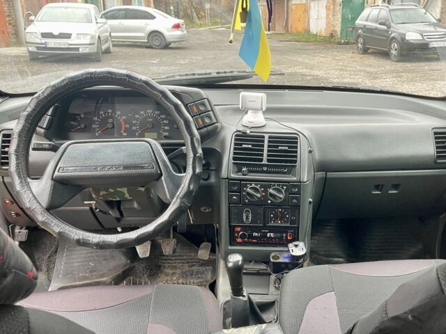 Красный ВАЗ 2111, объемом двигателя 1.6 л и пробегом 253 тыс. км за 2700 $, фото 5 на Automoto.ua