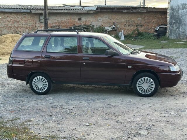 Красный ВАЗ 2111, объемом двигателя 1.6 л и пробегом 181 тыс. км за 1850 $, фото 1 на Automoto.ua