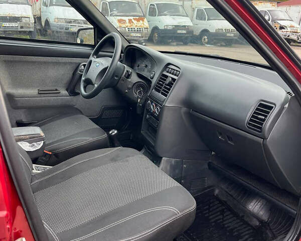 Красный ВАЗ 2111, объемом двигателя 1.6 л и пробегом 98 тыс. км за 2550 $, фото 9 на Automoto.ua