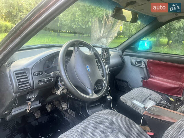 Красный ВАЗ 2111, объемом двигателя 1.6 л и пробегом 240 тыс. км за 1700 $, фото 4 на Automoto.ua