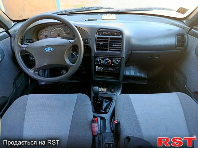 Червоний ВАЗ 2111, об'ємом двигуна 1.6 л та пробігом 140 тис. км за 2200 $, фото 4 на Automoto.ua