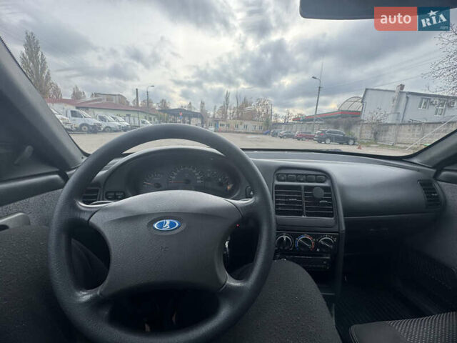 Красный ВАЗ 2111, объемом двигателя 1.6 л и пробегом 98 тыс. км за 2550 $, фото 15 на Automoto.ua