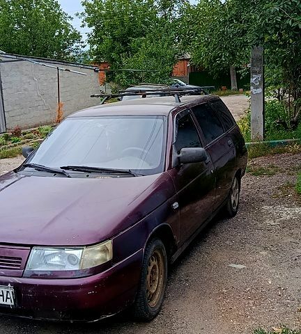 Красный ВАЗ 2111, объемом двигателя 1.6 л и пробегом 200 тыс. км за 1100 $, фото 1 на Automoto.ua