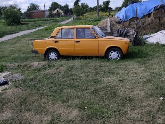 Желтый ВАЗ 2111, объемом двигателя 3 л и пробегом 357 тыс. км за 400 $, фото 1 на Automoto.ua