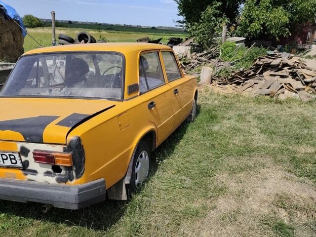 Желтый ВАЗ 2111, объемом двигателя 3 л и пробегом 357 тыс. км за 400 $, фото 4 на Automoto.ua