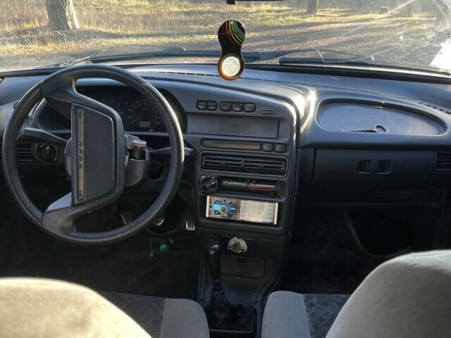 Серый ВАЗ 2111, объемом двигателя 1.5 л и пробегом 300 тыс. км за 1700 $, фото 4 на Automoto.ua