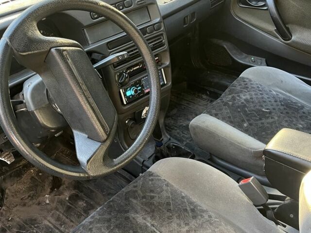 Серый ВАЗ 2111, объемом двигателя 1.5 л и пробегом 300 тыс. км за 1700 $, фото 5 на Automoto.ua