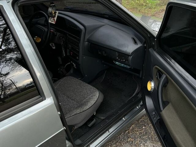 Серый ВАЗ 2111, объемом двигателя 1.6 л и пробегом 200 тыс. км за 2950 $, фото 6 на Automoto.ua